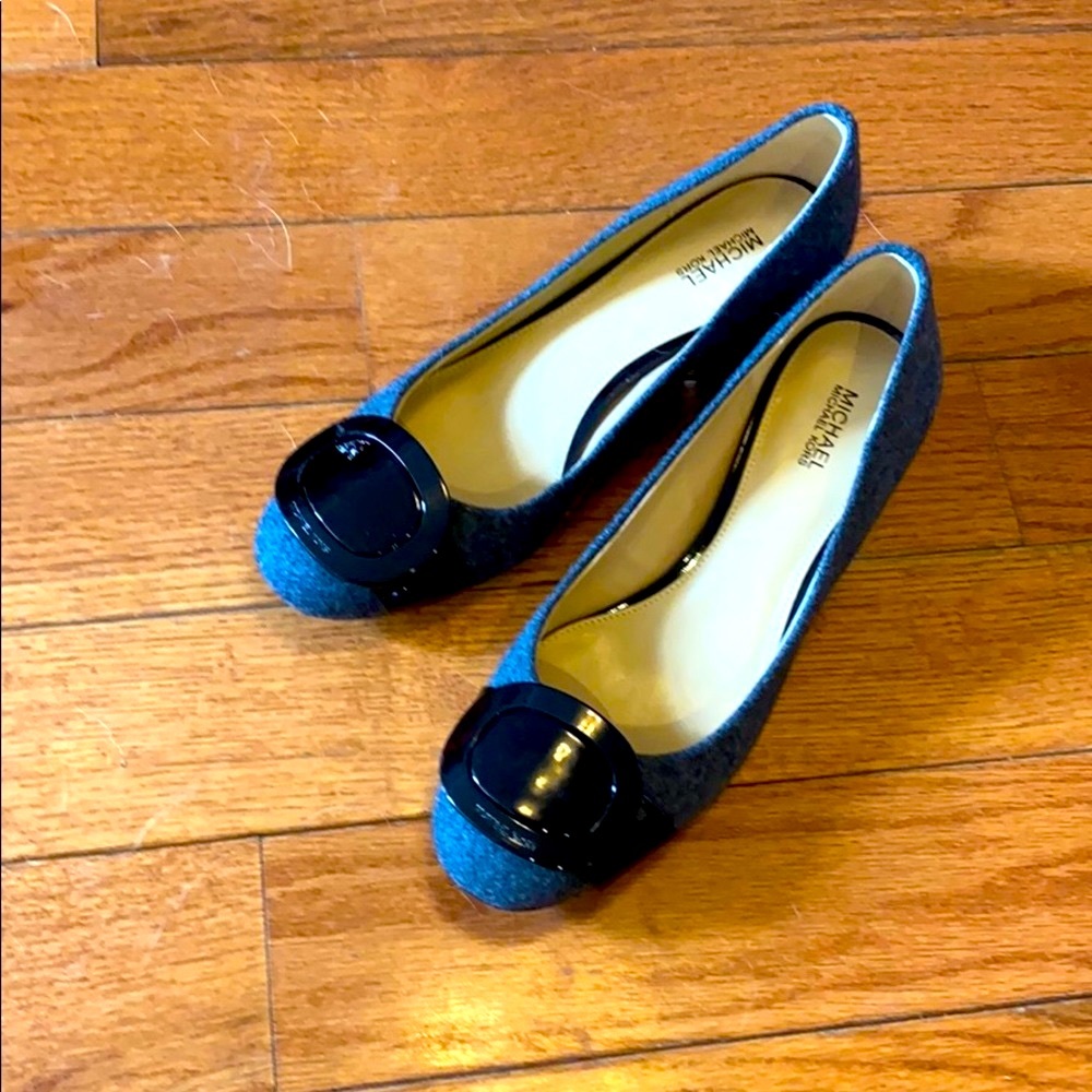 Shoes - Picture 2 of 3